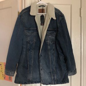 Levi’s Long Sherpa Trucker Jacket - Men’s XL